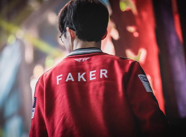 英雄联盟传奇选手 真正的世界第一中单Faker